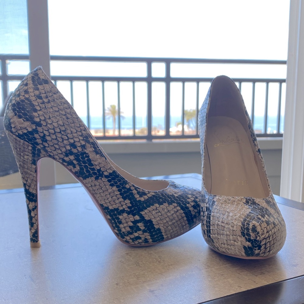 Gorgeous Snake Skin Christian Louboutin St…